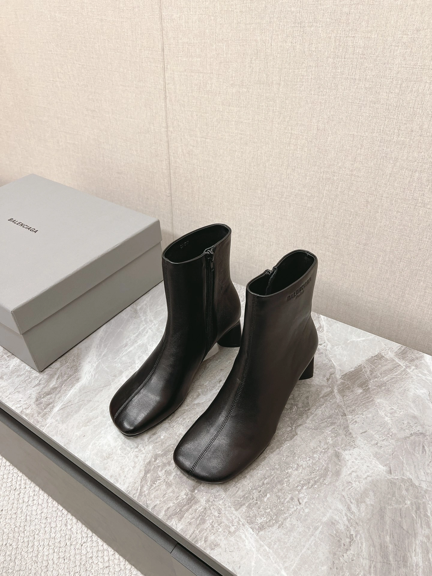COCO-- 218593i161 804517WBCW01000 sheepskin Heel height：5.5CM item:D-X158L1919